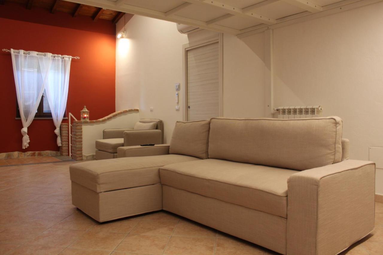 La Casa Del Fico Con Piscina Pescia Romana