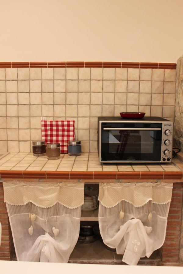La Casa Del Fico Con Piscina Holiday home Pescia Romana