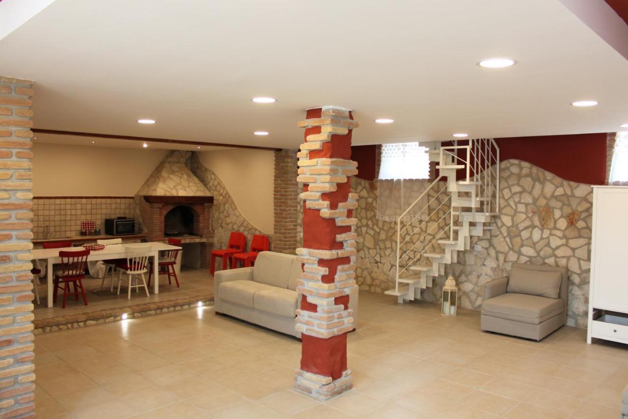 La Casa Del Fico Con Piscina Pescia Romana